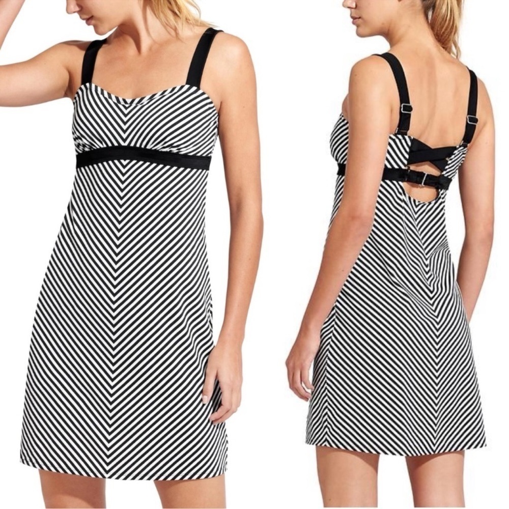 Athleta Women's Striped Pura Swim Dress Underwire Keyhole Back Chevron 34D/DD